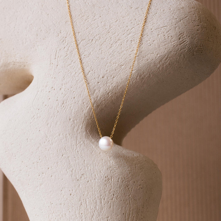 Classic Pearl Pendant Necklace